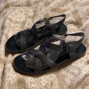 Chaco  Wayfarer Leather Sandals Size 11